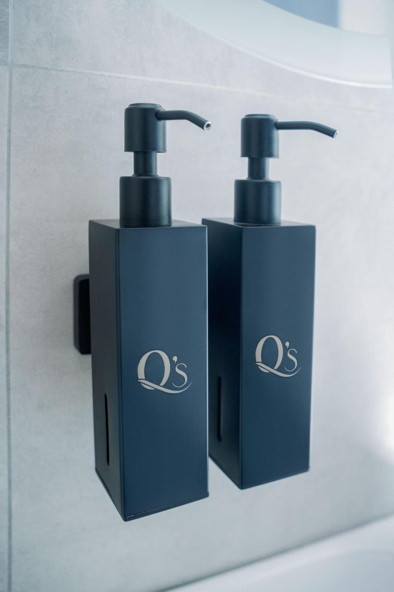 Q'S Boutique Stay Standerton Esterno foto