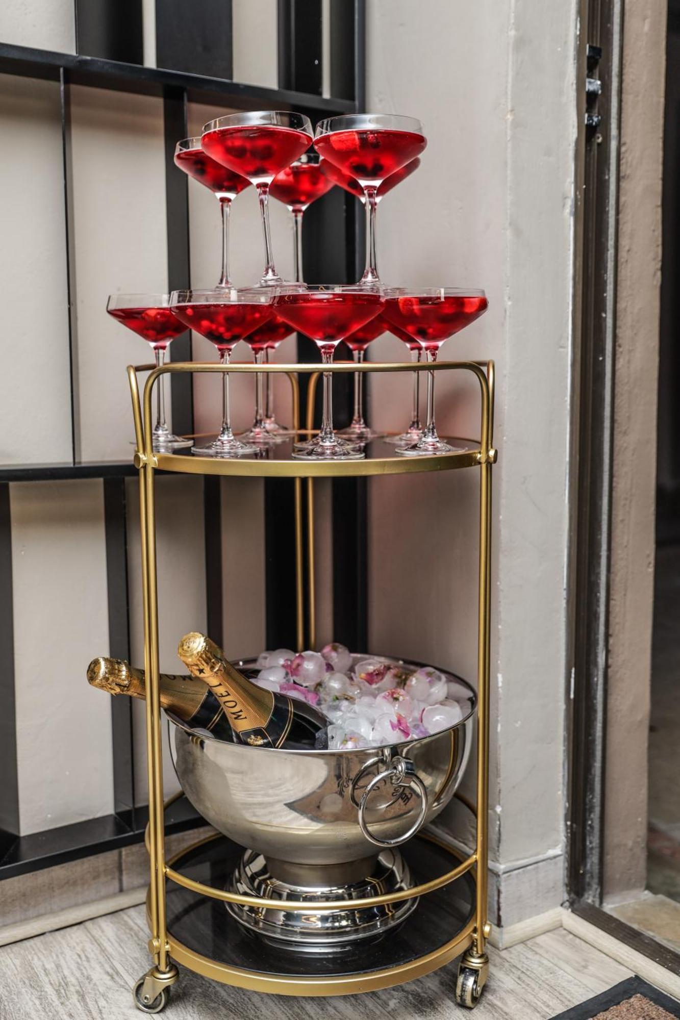 Q'S Boutique Stay Standerton Esterno foto